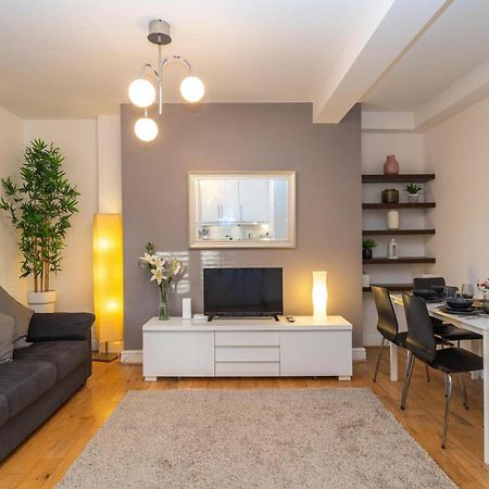 Location! 2 Bed/2Bath - Pro Host Apartment Londra Exterior foto