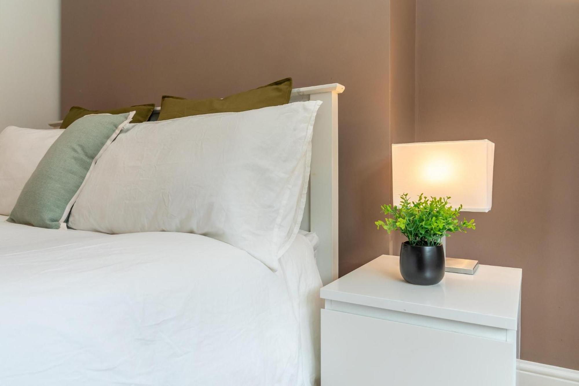Location! 2 Bed/2Bath - Pro Host Apartment Londra Exterior foto
